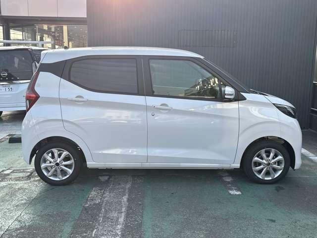 デイズ ６６０　Ｘ　※雹害車　全周囲カメラ　踏み間違い防止　アイドリングストップ付き　エマ－ジェンシ－ブレ－キ　オートハイビーム　インテリキ－　運転席エアバッグ　バックモニタ　サイドエアバック　車線逸脱警報　ＬＥＤライト（23枚目）