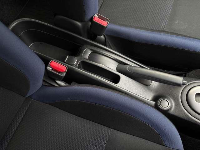 �Z���^�[�R���\�[���ɂ͏�������Ȃǂ���g���₷���Ȃ��Ă���܂��B