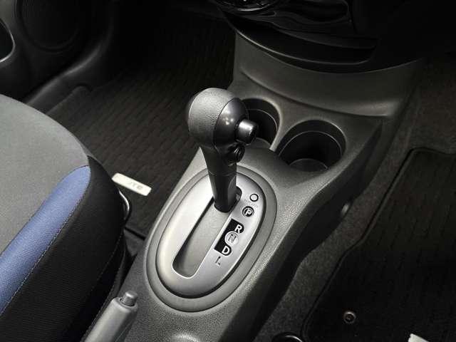 �R���p�N�g�ň���₷���A���삪���₷���V�t�g���o�[�ɂȂ��Ă���܂���