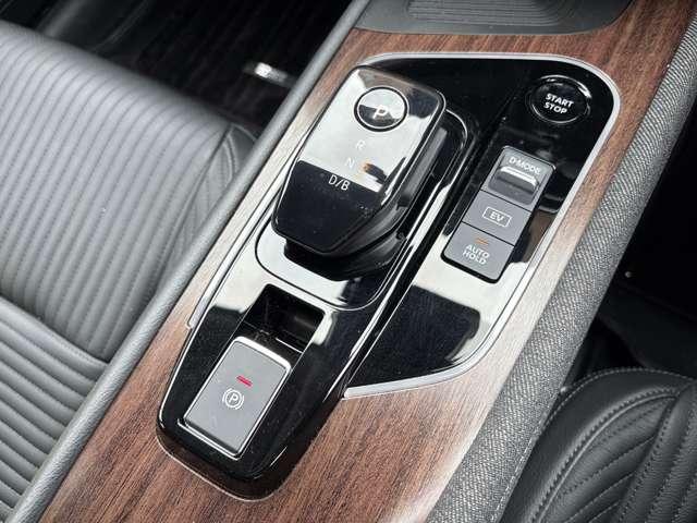 オーラ １．２　Ｇ　レザーエディション　プロパイロット　全周囲カメラ　純正ナビ　衝突被害軽減Ｓ　ワンオ－ナ－車　カーテンエアバッグ　スマートキ　ナビＴＶ　本革シート　ＬＤＷ　ＬＥＤヘッドランプ　ドライブレコーダー　ＥＴＣ　記録簿　ＡＷ（12枚目）