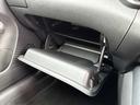 グローブボックスはとっても大きくて使いやすいですよ！他にも収納が充実しているので小物もスッキリ収まりますよ！