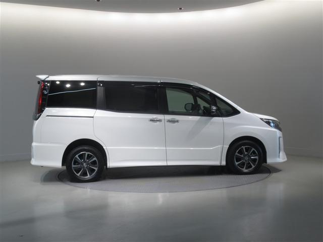 ノア Ｓｉ　ダブルバイビーＩＩＩ　衝突被害軽減システム　メモリーナビ　フルセグ　バックカメラ　ＥＴＣ　ＣＤ　ミュージックプレイヤー接続可　ＤＶＤ再生　オートクルーズコントロール　ＬＥＤヘッドランプ　両側電動スライド　乗車定員７人（7枚目）