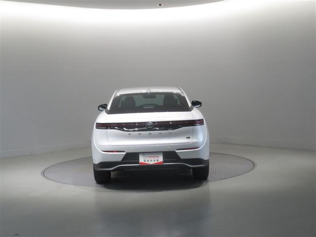 クラウンクロスオーバー Ｇ　衝突被害軽減システム　フルセグ　バックカメラ　ＥＴＣ　ミュージックプレイヤー接続可　電動シート　オートクルーズコントロール　ＬＥＤヘッドランプ　スマートキー　キーレス　４ＷＤ　ハイブリッド（5枚目）