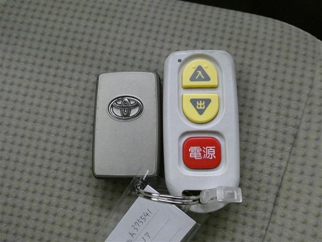 ノア G Lクルマイススロープタイプ2 福祉車両 HDDナビ ワンセグ バックカメラ CD DVD再生 後席モニター HIDヘッドライト 両側電動スライド 乗車定員8人 スマートキー キーレス ワンオーナー(11枚目)