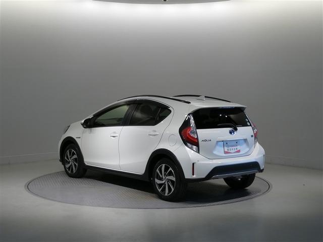 アクア クロスオーバー　グラム　衝突被害軽減システム　メモリーナビ　フルセグ　バックカメラ　ＥＴＣ　ＣＤ　ミュージックプレイヤー接続可　ＤＶＤ再生　スマートキー　キーレス　ハイブリッド　ワンオーナー（4枚目）