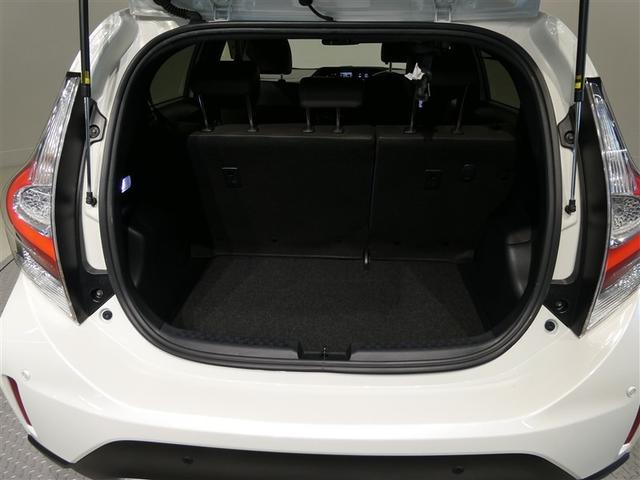 アクア クロスオーバー　グラム　衝突被害軽減システム　メモリーナビ　フルセグ　バックカメラ　ＥＴＣ　ＣＤ　ミュージックプレイヤー接続可　ＤＶＤ再生　スマートキー　キーレス　ハイブリッド　ワンオーナー（10枚目）