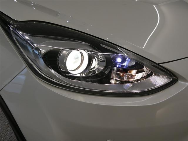 アクア クロスオーバー　グラム　衝突被害軽減システム　メモリーナビ　フルセグ　バックカメラ　ＥＴＣ　ＣＤ　ミュージックプレイヤー接続可　ＤＶＤ再生　スマートキー　キーレス　ハイブリッド　ワンオーナー（11枚目）