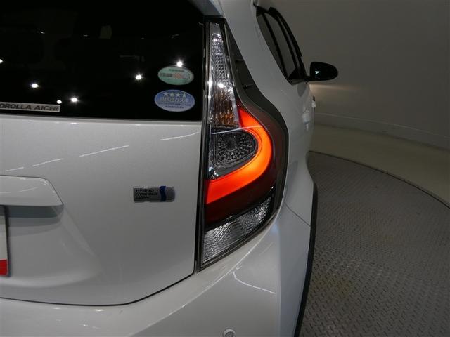 アクア クロスオーバー　グラム　衝突被害軽減システム　メモリーナビ　フルセグ　バックカメラ　ＥＴＣ　ＣＤ　ミュージックプレイヤー接続可　ＤＶＤ再生　スマートキー　キーレス　ハイブリッド　ワンオーナー（13枚目）