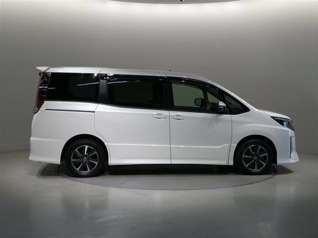 ノア Ｓｉ　衝突被害軽減システム　メモリーナビ　フルセグ　バックカメラ　ＥＴＣ　ＣＤ　ミュージックプレイヤー接続可　ＤＶＤ再生　オートクルーズコントロール　ＬＥＤヘッドランプ　両側電動スライド　乗車定員７人（7枚目）