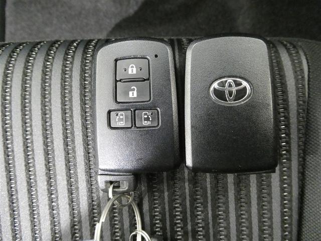 ノア Ｓｉ　衝突被害軽減システム　メモリーナビ　フルセグ　バックカメラ　ＥＴＣ　ＣＤ　ミュージックプレイヤー接続可　ＤＶＤ再生　オートクルーズコントロール　ＬＥＤヘッドランプ　両側電動スライド　乗車定員７人（28枚目）