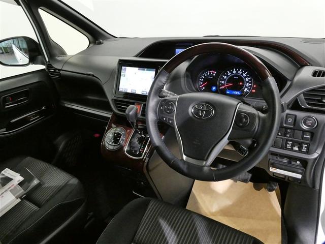 ���ʂ��̂悢��������Ƃ������E�ŁA�N�ł��^�]���₷���ł��B�^�]�̂��₷���͔��ɂ����ɂ��q����܂����