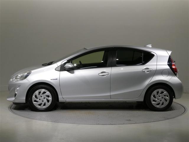 アクア Ｓ　メモリーナビ　フルセグ　バックカメラ　ＥＴＣ　ＣＤ　ミュージックプレイヤー接続可　ＤＶＤ再生　スマートキー　キーレス　ハイブリッド　ワンオーナー（3枚目）