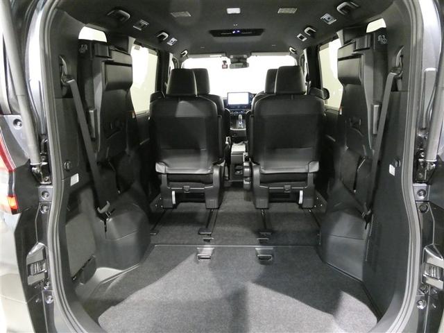 ノア ハイブリッドＳ－Ｚ　衝突被害軽減システム　メモリーナビ　フルセグ　バックカメラ　ＥＴＣ　ＣＤ　ミュージックプレイヤー接続可　ＤＶＤ再生　オートクルーズコントロール　ＬＥＤヘッドランプ　両側電動スライド　乗車定員７人（14枚目）