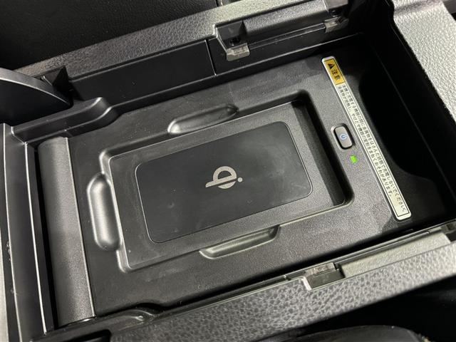 ハリアー プレミアム　アドバンスドパッケージ　衝突被害軽減システム　メモリーナビ　フルセグ　バックカメラ　ＥＴＣ　ドラレコ　ＣＤ　ミュージックプレイヤー接続可　ＤＶＤ再生　電動シート　オートクルーズコントロール　ＬＥＤヘッドランプ　スマートキー（17枚目）