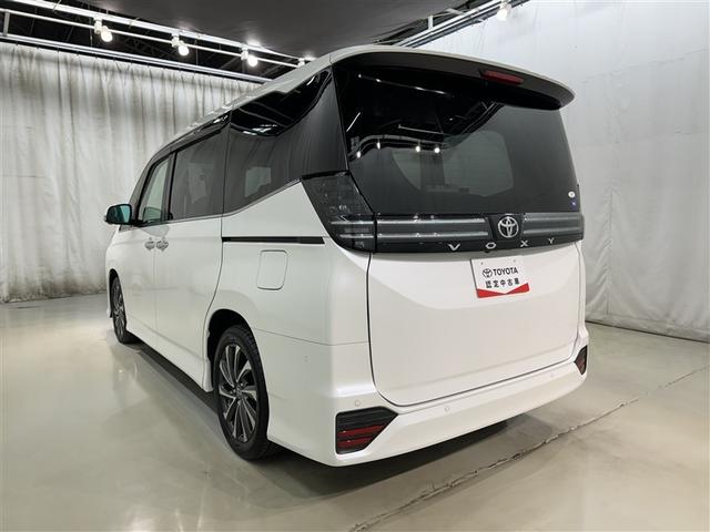 ヴォクシー Ｓ－Ｚ　衝突被害軽減システム　フルセグ　バックカメラ　ＥＴＣ　ドラレコ　ミュージックプレイヤー接続可　オートクルーズコントロール　ＬＥＤヘッドランプ　両側電動スライド　乗車定員７人　３列シート　スマートキー（5枚目）