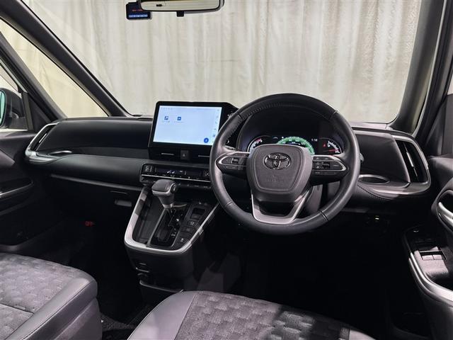 ヴォクシー Ｓ－Ｚ　衝突被害軽減システム　フルセグ　バックカメラ　ＥＴＣ　ドラレコ　ミュージックプレイヤー接続可　オートクルーズコントロール　ＬＥＤヘッドランプ　両側電動スライド　乗車定員７人　３列シート　スマートキー（8枚目）