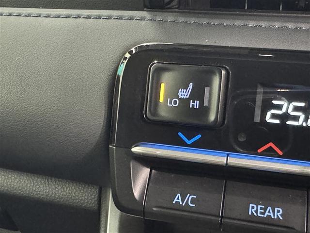 ヴォクシー Ｓ－Ｚ　衝突被害軽減システム　フルセグ　バックカメラ　ＥＴＣ　ドラレコ　ミュージックプレイヤー接続可　オートクルーズコントロール　ＬＥＤヘッドランプ　両側電動スライド　乗車定員７人　３列シート　スマートキー（18枚目）