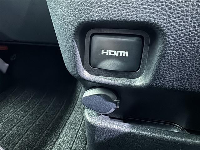 ヴォクシー Ｓ－Ｚ　衝突被害軽減システム　フルセグ　バックカメラ　ＥＴＣ　ドラレコ　ミュージックプレイヤー接続可　オートクルーズコントロール　ＬＥＤヘッドランプ　両側電動スライド　乗車定員７人　３列シート　スマートキー（20枚目）