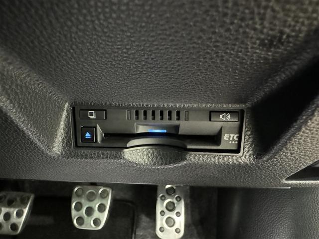 GRヤリス RZ ハイパフォーマンス ファースト エディション 6速マニュアル 衝突被害軽減システム メモリーナビ バックカメラ ETC ドラレコ ミュージックプレイヤー接続可 オートクルーズコントロール LEDヘッドランプ スマートキー キーレス 4WD(12枚目)