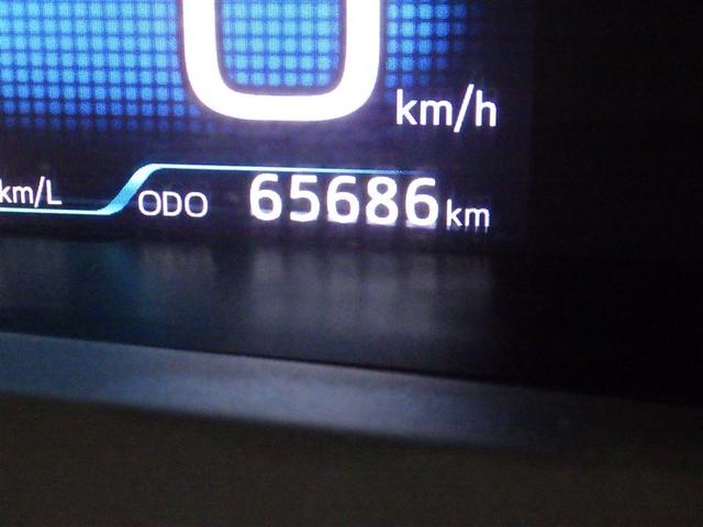 プリウス S 衝突被害軽減システム メモリーナビ ワンセグ バックカメラ ETC CD ミュージックプレイヤー接続可 オートクルーズコントロール LEDヘッドランプ スマートキー キーレス ハイブリッド(23枚目)