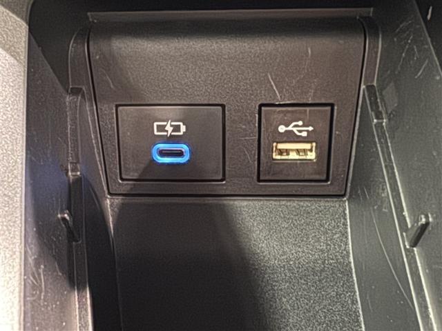 ヴォクシー ハイブリッドＳ－Ｇ　衝突被害軽減システム　フルセグ　バックカメラ　ＥＴＣ　ドラレコ　ＣＤ　ミュージックプレイヤー接続可　後席モニター　オートクルーズコントロール　ＬＥＤヘッドランプ　両側電動スライド（19枚目）