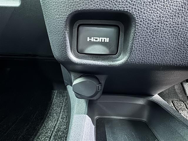 ヴォクシー ハイブリッドＳ－Ｇ　衝突被害軽減システム　フルセグ　バックカメラ　ＥＴＣ　ドラレコ　ＣＤ　ミュージックプレイヤー接続可　後席モニター　オートクルーズコントロール　ＬＥＤヘッドランプ　両側電動スライド（20枚目）