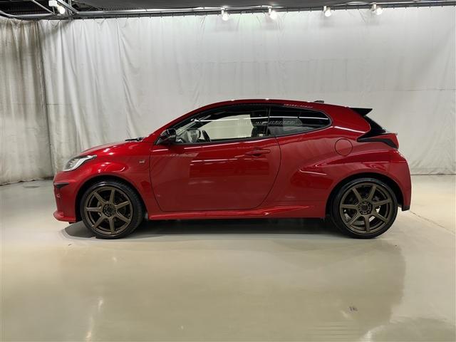 GRヤリス RS 衝突被害軽減システム メモリーナビ フルセグ バックカメラ ETC ドラレコ ミュージックプレイヤー接続可 オートクルーズコントロール LEDヘッドランプ スマートキー キーレス(4枚目)