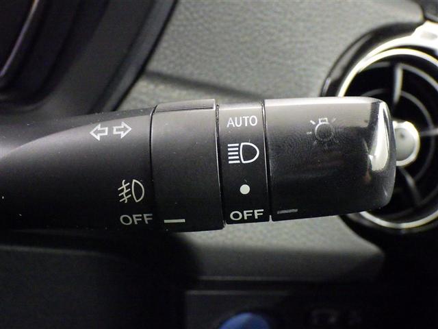 カローラフィールダー ハイブリッドＧ　ダブルバイビー　衝突被害軽減システム　メモリーナビ　フルセグ　バックカメラ　ＥＴＣ　ドラレコ　ＣＤ　ミュージックプレイヤー接続可　ＤＶＤ再生　ＬＥＤヘッドランプ　スマートキー　キーレス　ハイブリッド（17枚目）