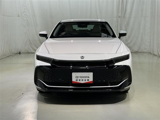 クラウンクロスオーバー Ｇアドバンスド・レザーパッケージ　衝突被害軽減システム　メモリーナビ　フルセグ　バックカメラ　ＥＴＣ　ドラレコ　ミュージックプレイヤー接続可　革シート　電動シート　オートクルーズコントロール　ＬＥＤヘッドランプ　スマートキー　キーレス（3枚目）