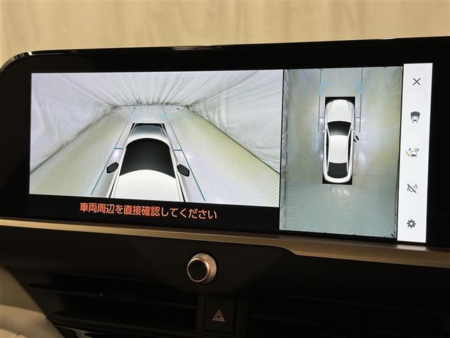 クラウンクロスオーバー Ｇアドバンスド・レザーパッケージ　衝突被害軽減システム　メモリーナビ　フルセグ　バックカメラ　ＥＴＣ　ドラレコ　ミュージックプレイヤー接続可　革シート　電動シート　オートクルーズコントロール　ＬＥＤヘッドランプ　スマートキー　キーレス（13枚目）