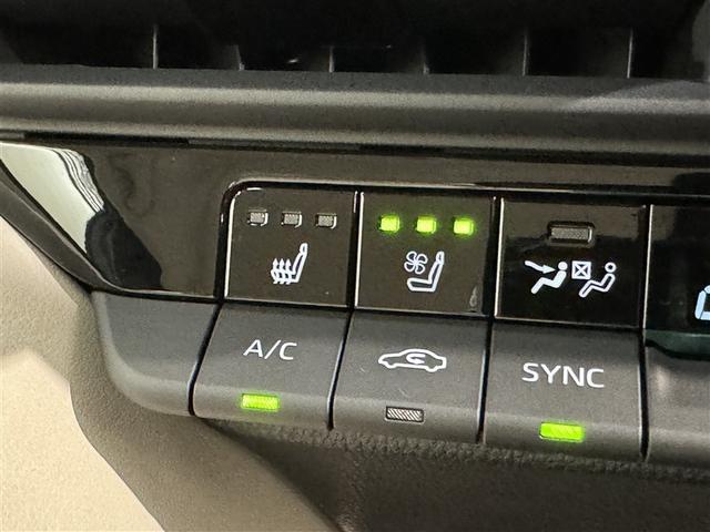 クラウンクロスオーバー Ｇアドバンスド・レザーパッケージ　衝突被害軽減システム　メモリーナビ　フルセグ　バックカメラ　ＥＴＣ　ドラレコ　ミュージックプレイヤー接続可　革シート　電動シート　オートクルーズコントロール　ＬＥＤヘッドランプ　スマートキー　キーレス（18枚目）