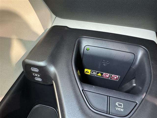 クラウンクロスオーバー Ｇアドバンスド・レザーパッケージ　衝突被害軽減システム　メモリーナビ　フルセグ　バックカメラ　ＥＴＣ　ドラレコ　ミュージックプレイヤー接続可　革シート　電動シート　オートクルーズコントロール　ＬＥＤヘッドランプ　スマートキー　キーレス（20枚目）