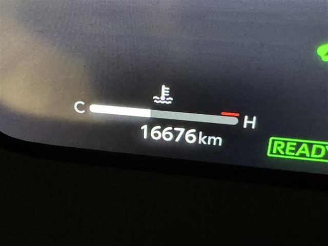 クラウンクロスオーバー Ｇアドバンスド・レザーパッケージ　衝突被害軽減システム　メモリーナビ　フルセグ　バックカメラ　ＥＴＣ　ドラレコ　ミュージックプレイヤー接続可　革シート　電動シート　オートクルーズコントロール　ＬＥＤヘッドランプ　スマートキー　キーレス（27枚目）