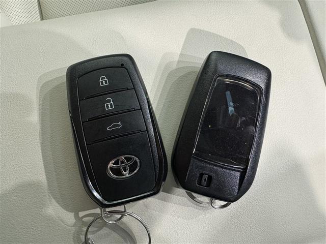 クラウンクロスオーバー Ｇアドバンスド・レザーパッケージ　衝突被害軽減システム　メモリーナビ　フルセグ　バックカメラ　ＥＴＣ　ドラレコ　ミュージックプレイヤー接続可　革シート　電動シート　オートクルーズコントロール　ＬＥＤヘッドランプ　スマートキー　キーレス（28枚目）