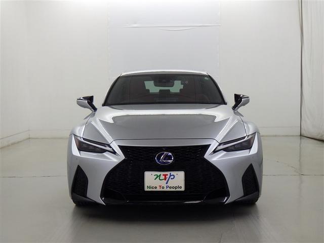 ＩＳ ＩＳ３００ｈ　Ｆスポーツ　衝突被害軽減システム　メモリーナビ　フルセグ　バックカメラ　ＥＴＣ　ドラレコ　ＣＤ　ミュージックプレイヤー接続可　ＤＶＤ再生　革シート　電動シート　オートクルーズコントロール　ＬＥＤヘッドランプ（4枚目）