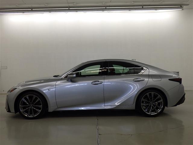 ＩＳ ＩＳ３００ｈ　Ｆスポーツ　衝突被害軽減システム　メモリーナビ　フルセグ　バックカメラ　ＥＴＣ　ドラレコ　ＣＤ　ミュージックプレイヤー接続可　ＤＶＤ再生　革シート　電動シート　オートクルーズコントロール　ＬＥＤヘッドランプ（5枚目）