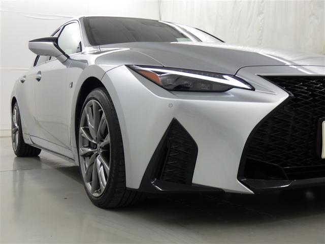 ＩＳ ＩＳ３００ｈ　Ｆスポーツ　衝突被害軽減システム　メモリーナビ　フルセグ　バックカメラ　ＥＴＣ　ドラレコ　ＣＤ　ミュージックプレイヤー接続可　ＤＶＤ再生　革シート　電動シート　オートクルーズコントロール　ＬＥＤヘッドランプ（8枚目）