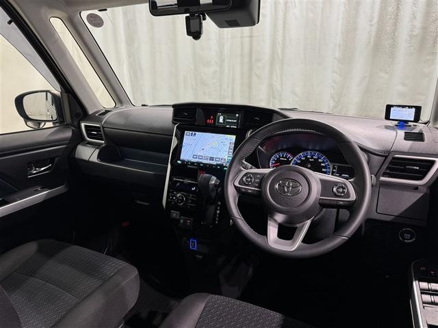 ルーミー カスタムＧ　衝突被害軽減システム　メモリーナビ　フルセグ　バックカメラ　ＥＴＣ　ドラレコ　ＣＤ　ミュージックプレイヤー接続可　ＤＶＤ再生　オートクルーズコントロール　ＬＥＤヘッドランプ　両側電動スライド　キーレス（8枚目）