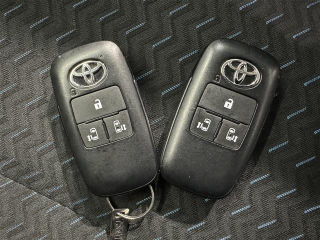 ルーミー カスタムＧ　衝突被害軽減システム　メモリーナビ　フルセグ　バックカメラ　ＥＴＣ　ドラレコ　ＣＤ　ミュージックプレイヤー接続可　ＤＶＤ再生　オートクルーズコントロール　ＬＥＤヘッドランプ　両側電動スライド　キーレス（27枚目）