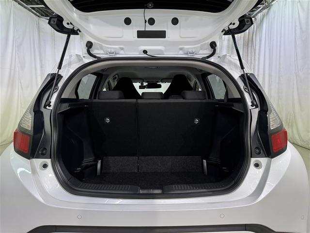 アクア Ｘ　衝突被害軽減システム　メモリーナビ　バックカメラ　ＥＴＣ　ドラレコ　ミュージックプレイヤー接続可　オートクルーズコントロール　ＬＥＤヘッドランプ　スマートキー　キーレス　ハイブリッド　ワンオーナー（29枚目）