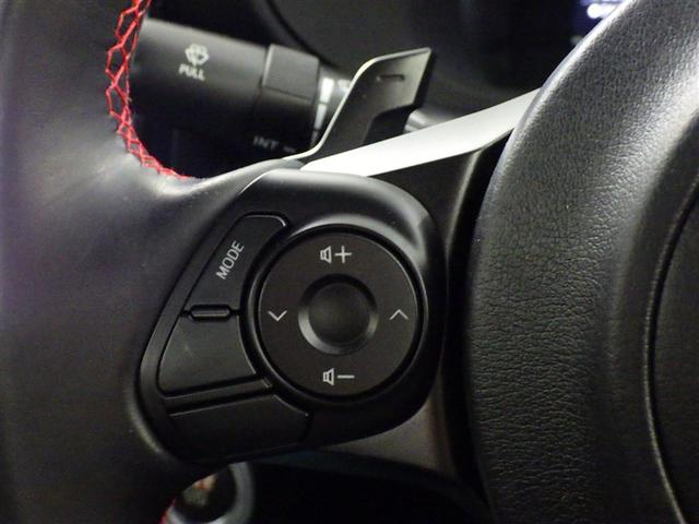 �X�e�A�����O�X�C�b�`�����I�^�]���Ȃ���茳�ŃI�[�f�B�I�̑���Ȃǂ��ł��܂��B