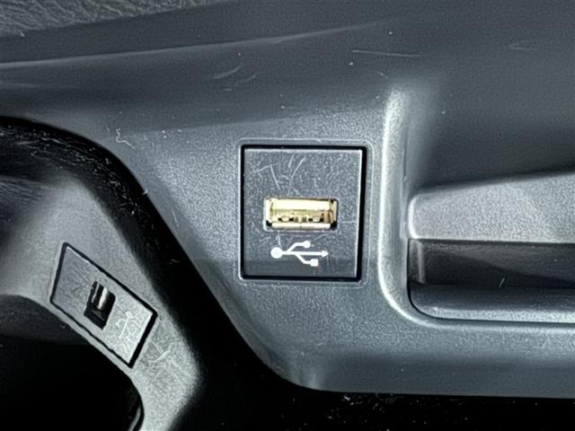 Ｃ－ＨＲ Ｇ　衝突被害軽減システム　メモリーナビ　フルセグ　バックカメラ　ＥＴＣ　ドラレコ　ミュージックプレイヤー接続可　オートクルーズコントロール　ＬＥＤヘッドランプ　スマートキー　キーレス　ハイブリッド（18枚目）