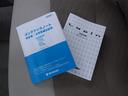 メンテナンスノート、取扱説明書です。　その車の整備記録が事細やかに記録されています。　車が生まれてから今までどのような道を歩んできたのか判るとても重要な物ですよ。