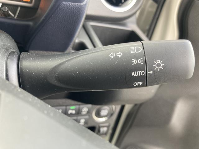 アルト ＨＹＢＲＩＤ　Ｘ　３型　　　　ＬＥＤヘッドライト　デュアルセンサブレーキサポートＩＩ　スズキコネクト対応　全方位モニター用カメラ　１４インチアルミホイール　ヘッドアップディスプレイ　オートライト　ＵＳＢ電源ソケット（21枚目）