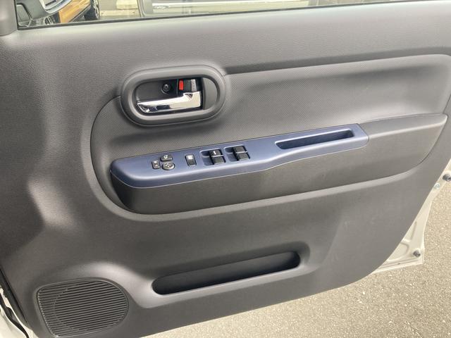 アルト ＨＹＢＲＩＤ　Ｘ　３型　　　　ＬＥＤヘッドライト　デュアルセンサブレーキサポートＩＩ　スズキコネクト対応　全方位モニター用カメラ　１４インチアルミホイール　ヘッドアップディスプレイ　オートライト　ＵＳＢ電源ソケット（32枚目）