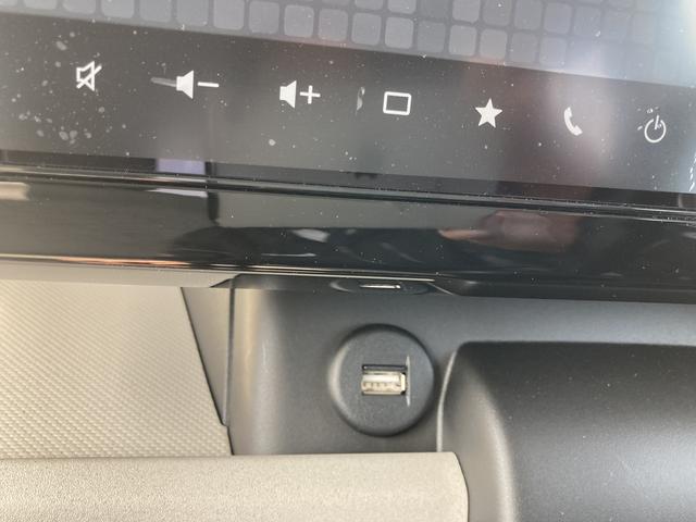 スペーシア ＨＹＢＲＩＤ　Ｘ　　９インチメモリーナビ＆全方位カメラ　デュアルセンサーブレーキサポートＩＩ　スズキコネクト対応　両側電動スライドドア　ＬＥＤヘッドランプ　オートライト　シートヒーター　スリムサーキュレーター（14枚目）