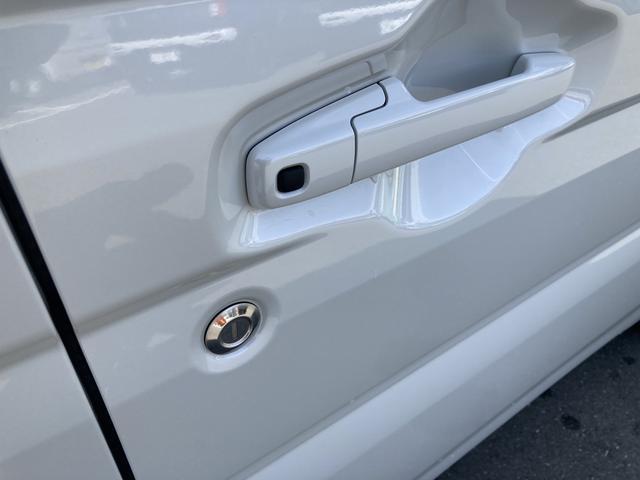 スペーシア ＨＹＢＲＩＤ　Ｘ　　９インチメモリーナビ＆全方位カメラ　デュアルセンサーブレーキサポートＩＩ　スズキコネクト対応　両側電動スライドドア　ＬＥＤヘッドランプ　オートライト　シートヒーター　スリムサーキュレーター（57枚目）