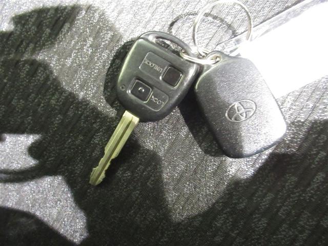 シエンタ ＤＩＣＥ－Ｇ　メモリーナビ　ワンセグ　バックカメラ　ＥＴＣ　ＣＤ　ミュージックプレイヤー接続可　ＨＩＤヘッドライト　両側電動スライド　乗車定員７人　キーレス　ワンオーナー（12枚目）