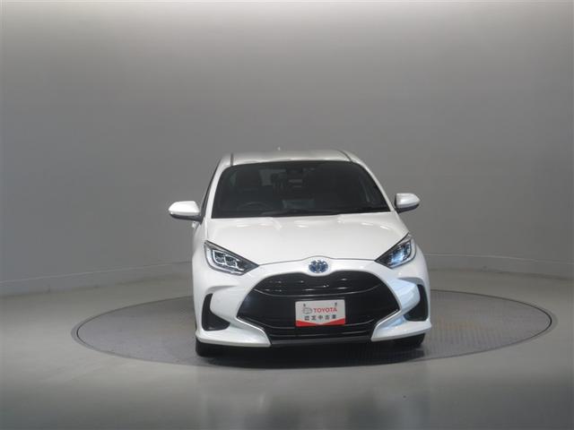 ヤリス ハイブリッドＺ　衝突被害軽減システム　メモリーナビ　フルセグ　バックカメラ　ＥＴＣ　ミュージックプレイヤー接続可　オートクルーズコントロール　ＬＥＤヘッドランプ　スマートキー　キーレス　ハイブリッド（2枚目）