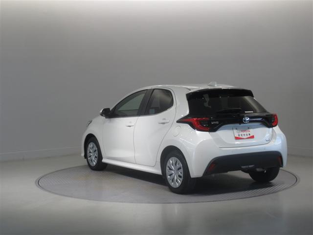 ヤリス ハイブリッドＺ　衝突被害軽減システム　メモリーナビ　フルセグ　バックカメラ　ＥＴＣ　ミュージックプレイヤー接続可　オートクルーズコントロール　ＬＥＤヘッドランプ　スマートキー　キーレス　ハイブリッド（4枚目）